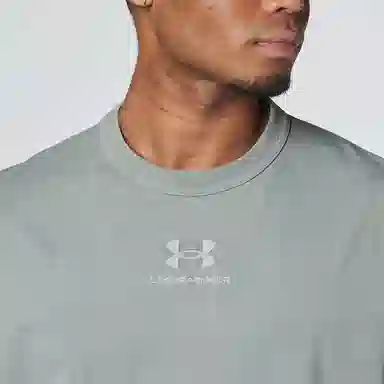 Under Armour T