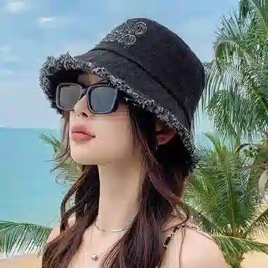 杨同学 【百搭显脸小】韩版款 时尚 高颜值 牛仔帽 遮阳 防晒 舒适 耐磨 字母 聚酯钎维 渔夫帽 女款