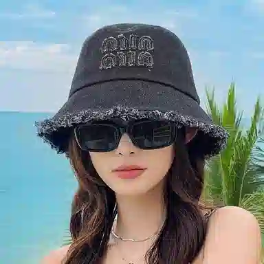 杨同学 【百搭显脸小】韩版款 时尚 高颜值 牛仔帽 遮阳 防晒 舒适 耐磨 字母 聚酯钎维 渔夫帽 女款