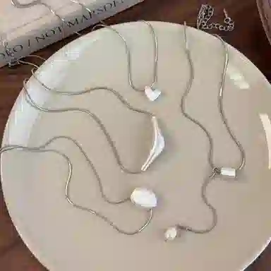 素 冷淡风爱心金属拉丝颈链轻奢高级感锁骨链配饰首饰 不锈钢 项链 女款
