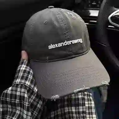 心水好物 字母 做旧破洞大头围显脸小宽帽檐大脸软顶 棉 鸭舌帽 男女同款情侣款