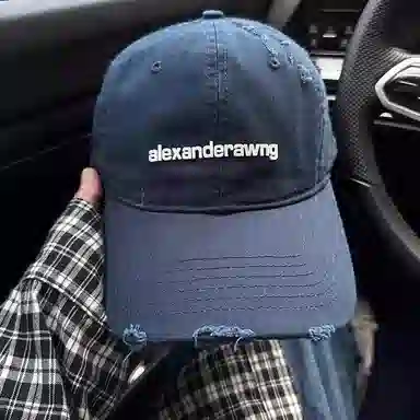 心水好物 字母 做旧破洞大头围显脸小宽帽檐大脸软顶 棉 鸭舌帽 男女同款情侣款