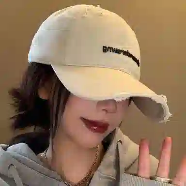 心水好物 字母 做旧破洞大头围显脸小宽帽檐大脸软顶 棉 鸭舌帽 男女同款情侣款