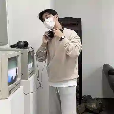 我是大卫 圆领纯色韩版港风宽松休闲百搭卫衣 男女同款 杏色