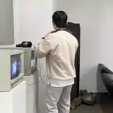 我是大卫 圆领纯色韩版港风宽松休闲百搭卫衣 男女同款 杏色