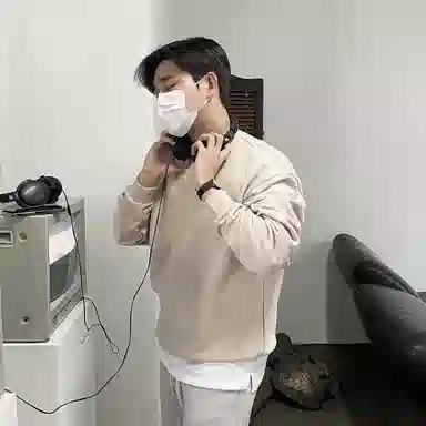 我是大卫 圆领纯色韩版港风宽松休闲百搭卫衣 男女同款 杏色