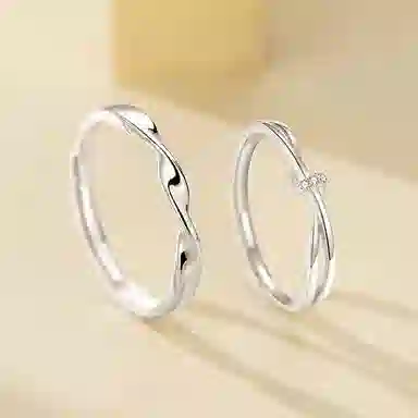 925