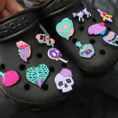 US8ACC Crocs DIY