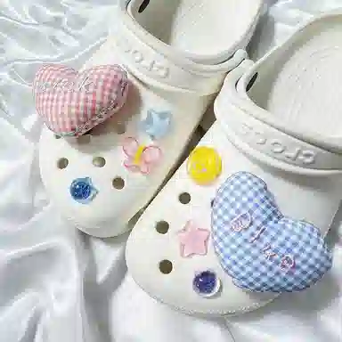 US8ACC Crocs DIY
