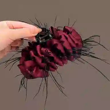 彤彤兔 抓夹高级感超仙羽毛蝴蝶结发饰新娘红色大号鲨鱼夹 树脂 发夹 女款