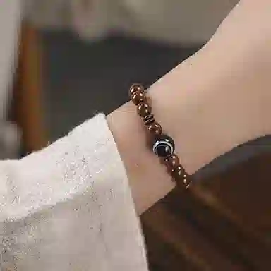 郁馨 国风本命年守护手持盘玩佛珠手饰 小众设计典雅文艺宫廷风叠戴串珠 平步青云#好运 金丝檀木 木作手串 男女同款情侣款