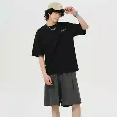 UNthemed T