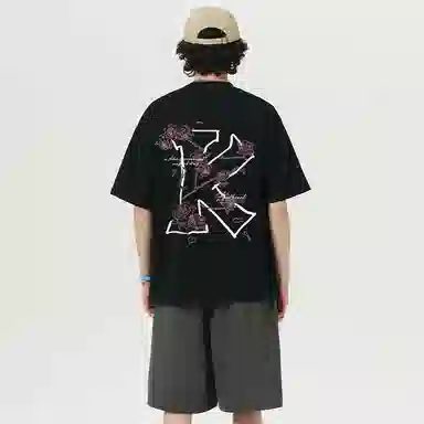 UNthemed T