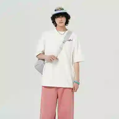UNthemed T