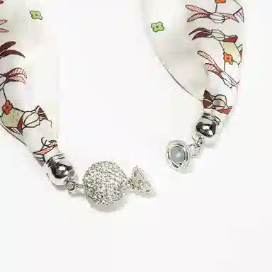 上海故事 百搭时尚磁扣气质多用吊坠锁骨链小领巾  丝巾 女款