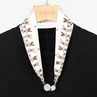 上海故事 百搭时尚磁扣气质多用吊坠锁骨链小领巾  丝巾 女款