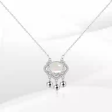 希遇 长命锁如意平安锁新 中式小众设计祥云铃铛复古民族风生肖 福锁平安扣 玉髓 项链 女款