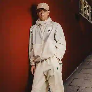 UNDEFEATED SS25 LogoUV50+