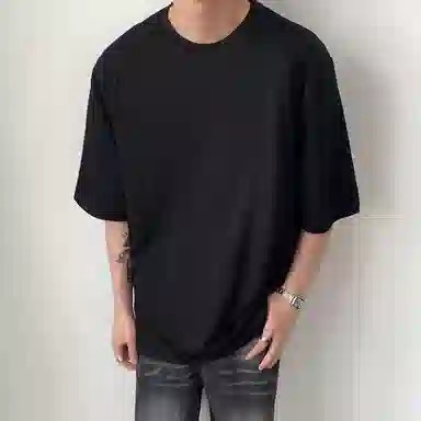 URBAN AUTHENTIC T