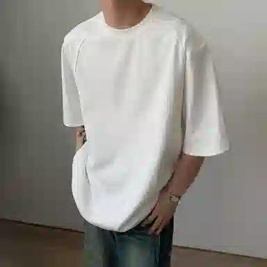 URBAN AUTHENTIC T
