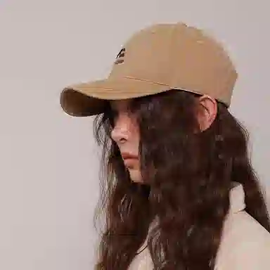 心水好物 早春大头围韩版户外出行防晒百搭刺绣字母 棉 鸭舌帽 男女同款情侣款