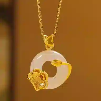 庆大福 蝶语花情吊坠系列  平安扣荷花时尚小众森系清冷高级设计 极简百搭高贵显气质优雅时髦#好运 玉髓 玉石项链 女款