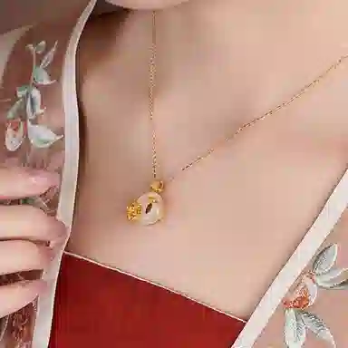 庆大福 蝶语花情吊坠系列  平安扣荷花时尚小众森系清冷高级设计 极简百搭高贵显气质优雅时髦#好运 玉髓 玉石项链 女款