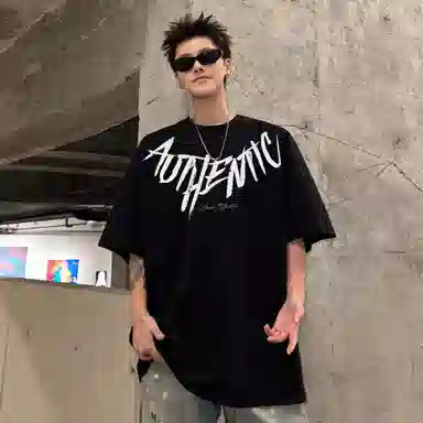 URBAN AUTHENTIC T