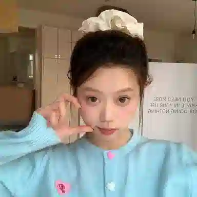 丹琴 甜心粉草莓大肠圈发可爱少女感扎发皮筋头绳丸子头早春甜美不伤发 布艺 发圈 女款