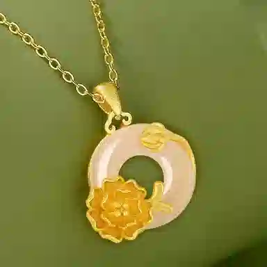 庆大福 芙蓉吊坠系列 十二神花中国风平安扣锁骨链新中式国潮小众设计简约本命年#好运 玉髓 项链 女款