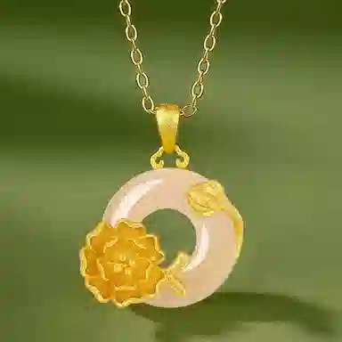 庆大福 芙蓉吊坠系列 十二神花中国风平安扣锁骨链新中式国潮小众设计简约本命年#好运 玉髓 项链 女款