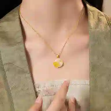 庆大福 石榴花吊坠系列 十二神花中国风平安扣锁骨链新中式国潮小众设计简约本命年#好运 玉髓 项链 女款