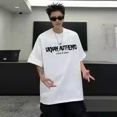 URBAN AUTHENTIC logoT