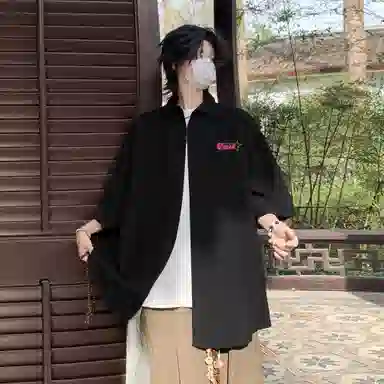 URBAN AUTHENTIC logo