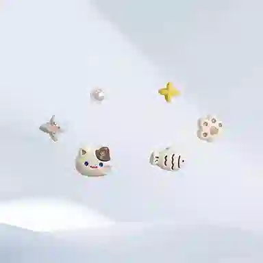 希遇 猫咪小鱼 百搭简约高级感 时尚通勤精致 甜蜜饰爱 合金 耳钉 男女同款情侣款