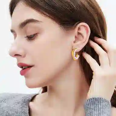 S925