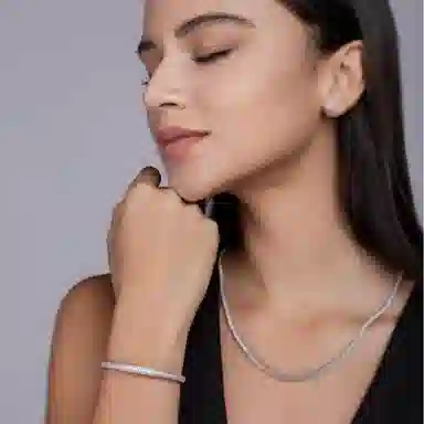 S925