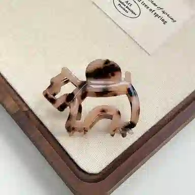 蒙妮 醋酸镂空小狗抓夹 树脂 发夹 男女同款情侣款