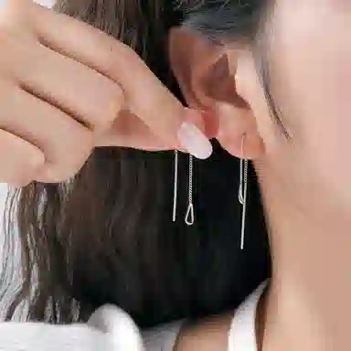925