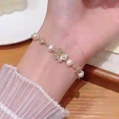 指尖瑰宝 温柔点缀 简约时尚优雅百搭蝴蝶小熊手饰高级显白甜美温柔森系精致小清新小众设计感#好运 珍珠 手链 女款