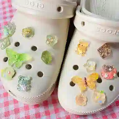 US8ACC Crocs DIY