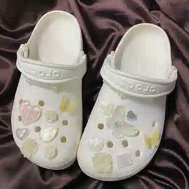 US8ACC Crocs DIY