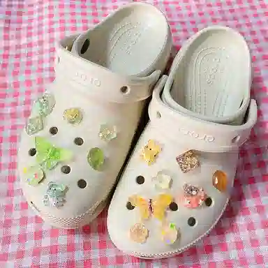US8ACC Crocs DIY