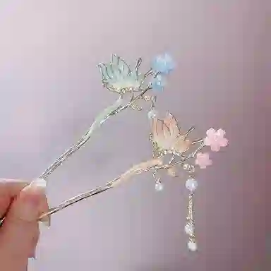 【蝶吻枝芽】 指尖瑰宝 新中式蝴蝶花朵流苏发钗高级感珍珠流苏步摇小清新仙气满满旗袍古风服饰百搭 镀银 发簪 女款