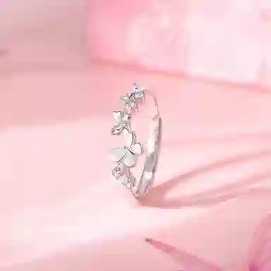 925