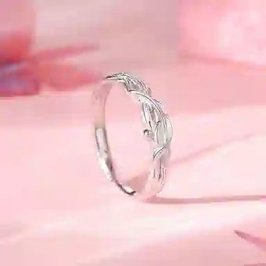 925