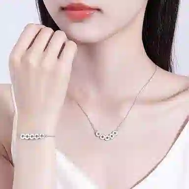 925