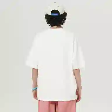 UNthemed T