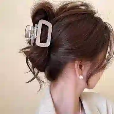 水中玉 幻彩人鱼姬高级感后脑勺半扎发中号方块鲨鱼夹 亚克力 发夹 女款