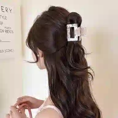 水中玉 幻彩人鱼姬高级感后脑勺半扎发中号方块鲨鱼夹 亚克力 发夹 女款